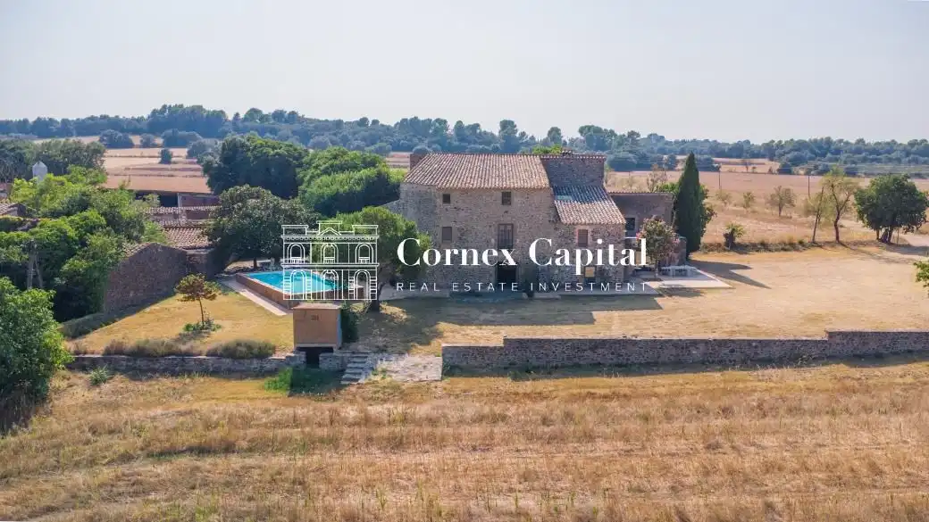 Country house zur Miete in Rupià mit Klimaanlage, Heizung und Privatgarten