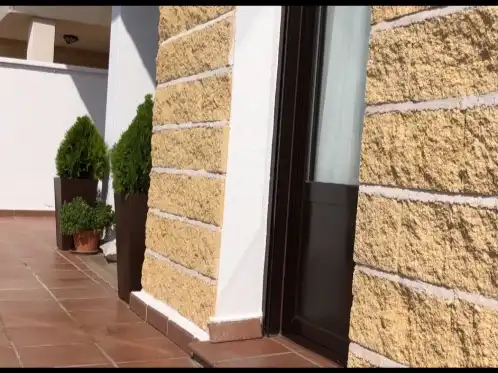 Vista exterior de Pis en venda en Noez amb Aire condicionat, Calefacció i Jardí privat