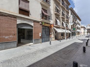 Locale commerciale in vendita a Calle Real 7