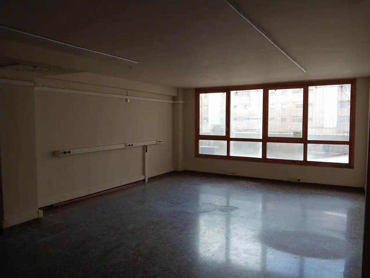 Office for sale in Zaragoza  with Air Conditioner