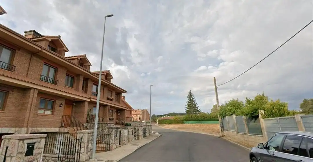 Casa adosada en venda en Sariegos