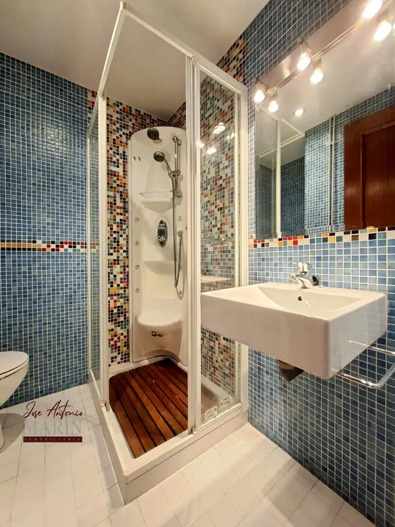 Bathroom of Flat for sale in Badajoz  with Air Conditioner, Heating and Terrace