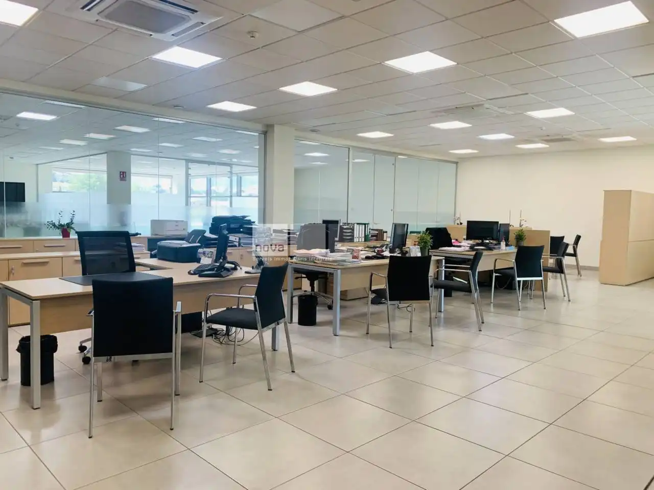 Oficina de alquiler en Tona