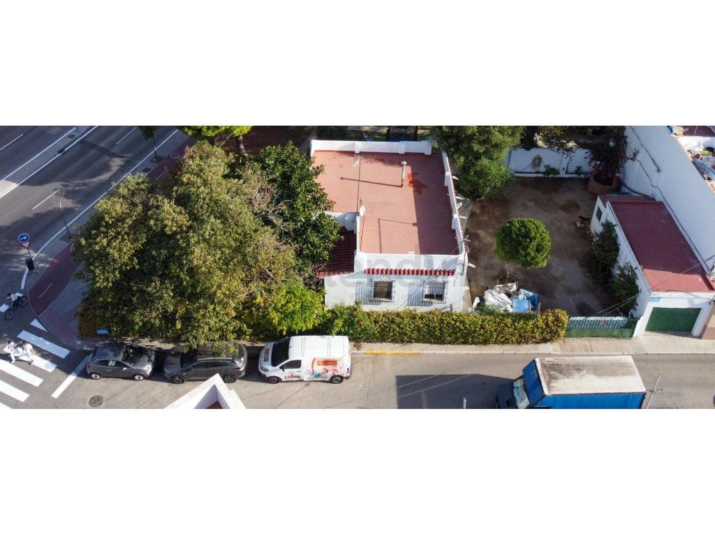 Vista exterior de Casa o xalet en venda en Jerez de la Frontera amb Aire condicionat, Jardí privat i Traster