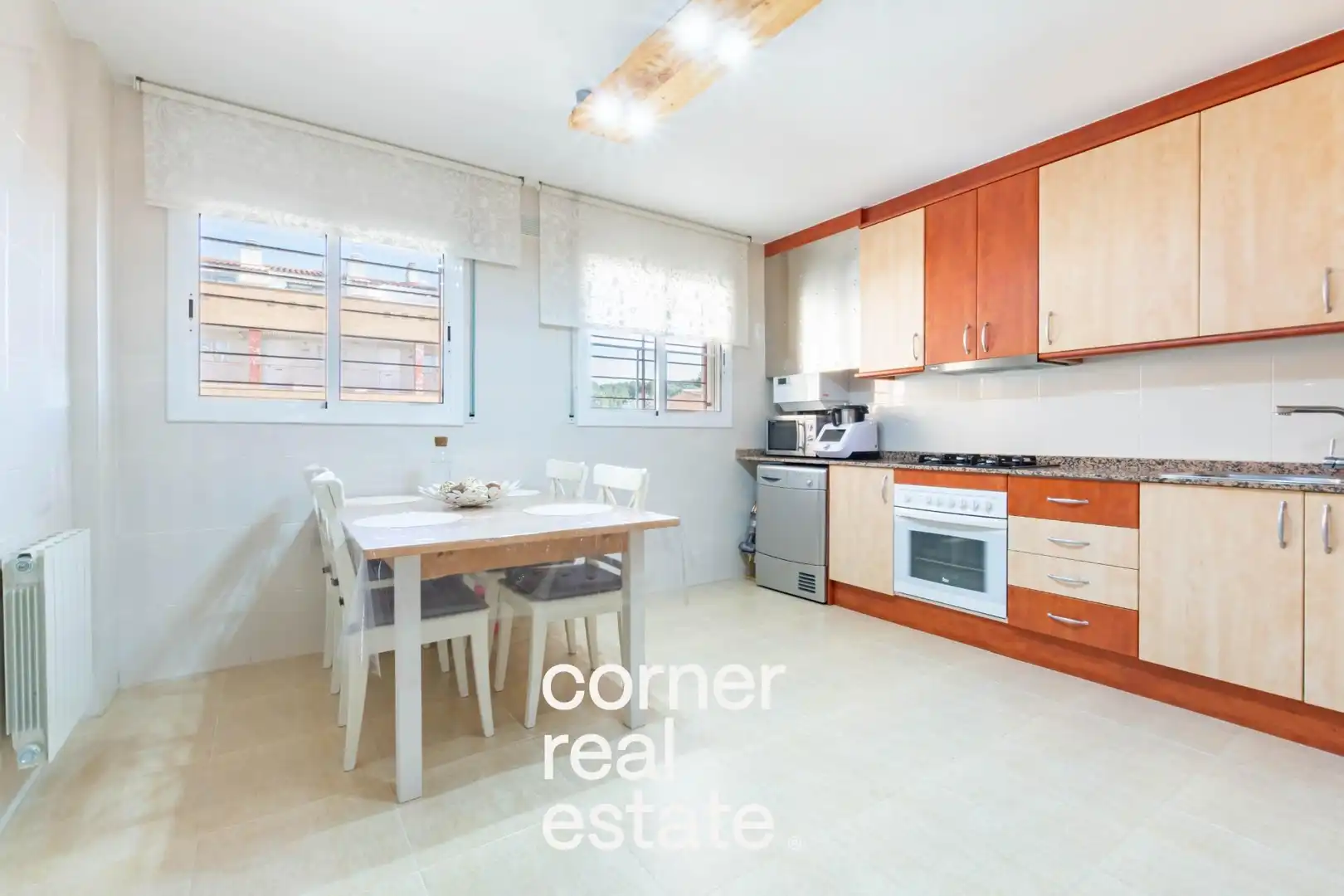 Vista exterior de Àtic en venda en Rubí amb Aire condicionat, Calefacció i Terrassa