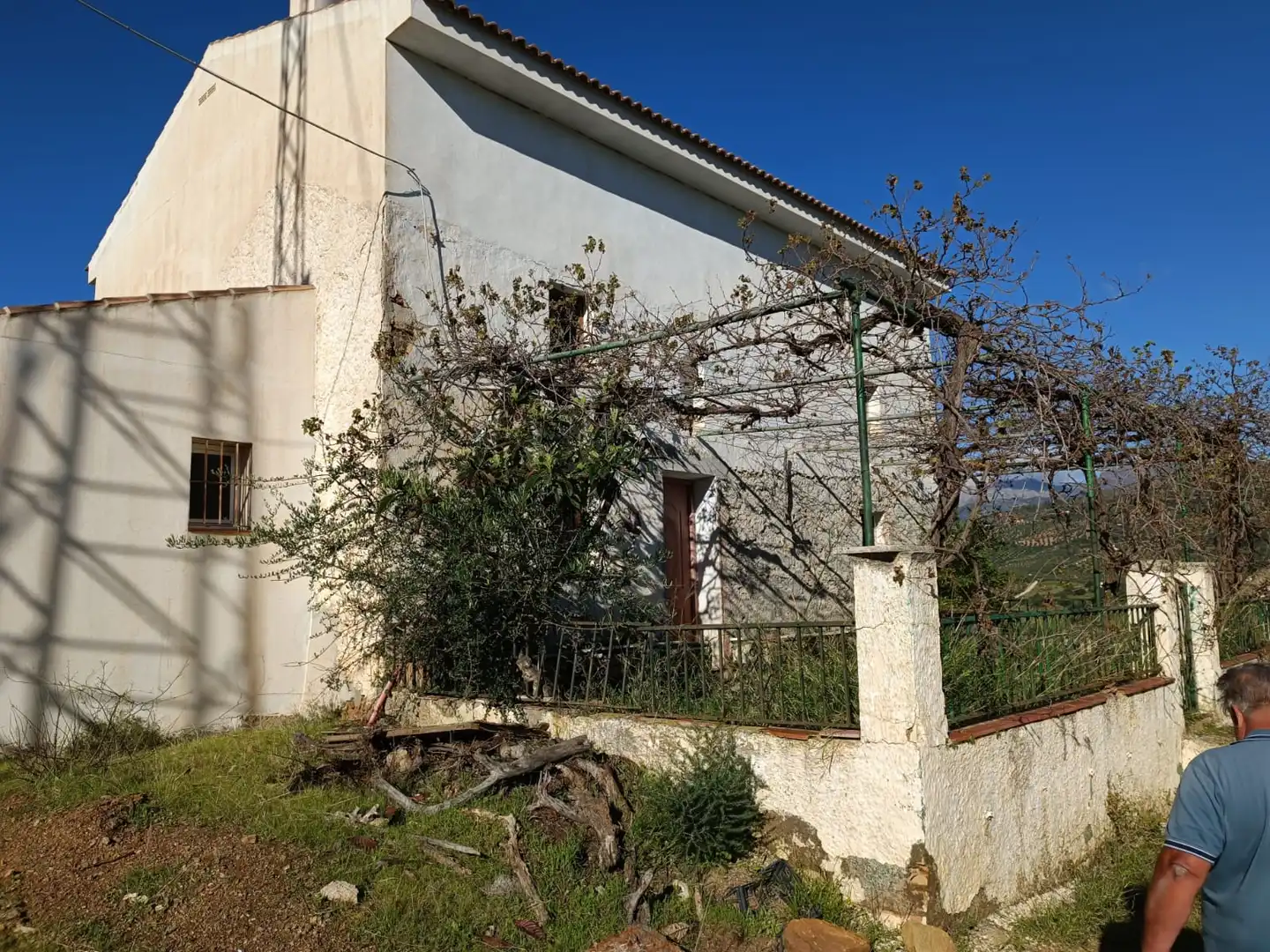 Exterior view of Houses for sale in Guaro  with Terrace, Storage room and Furnished