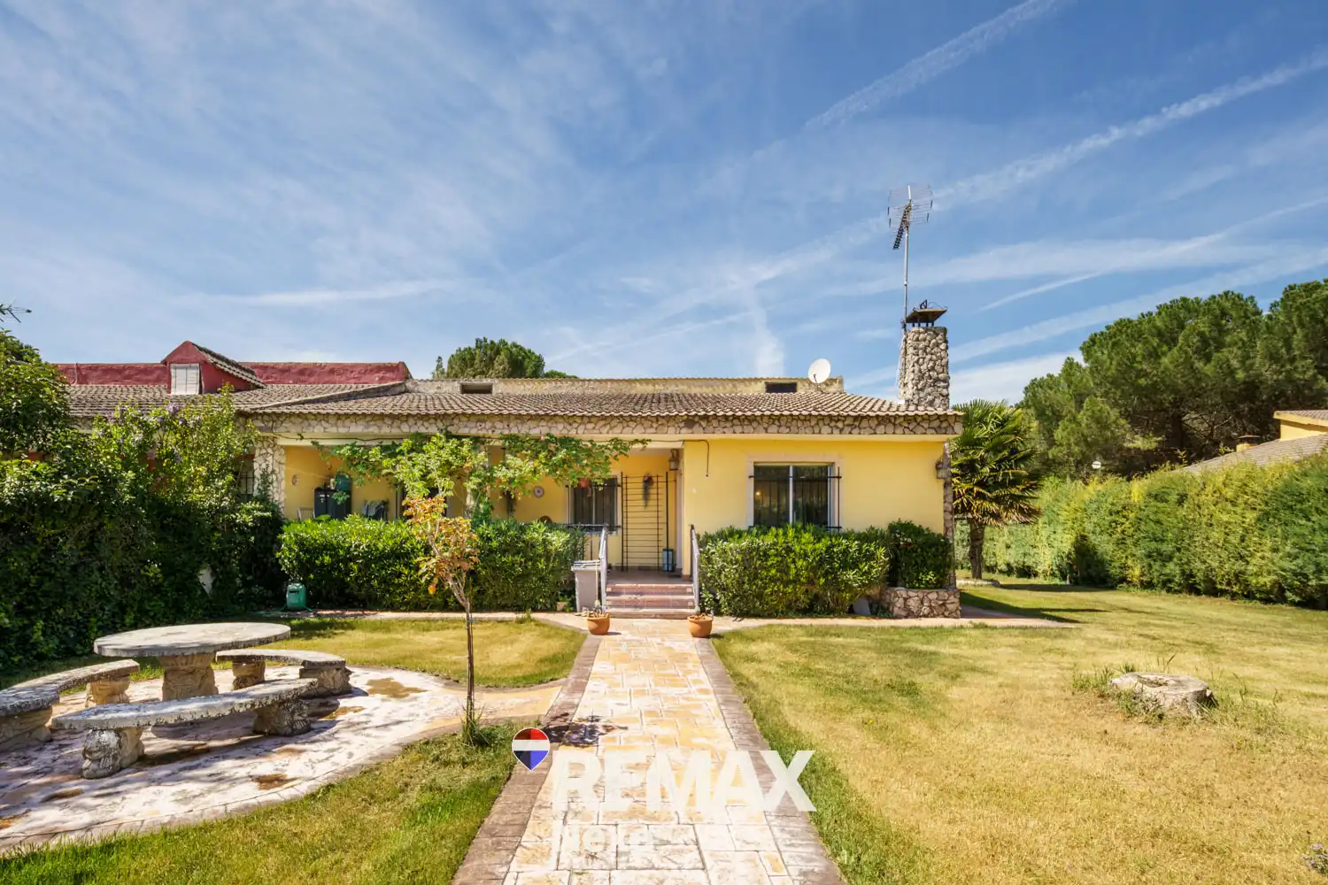 Vista exterior de Casa o chalet en venta en Santibáñez de Valcorba con Calefacción, Jardín privado y Terraza