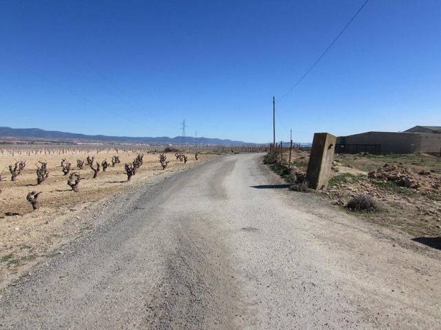Terreno residencial en Venta en Paraje De La Cerca, PARC. en Caudete de las Fuentes