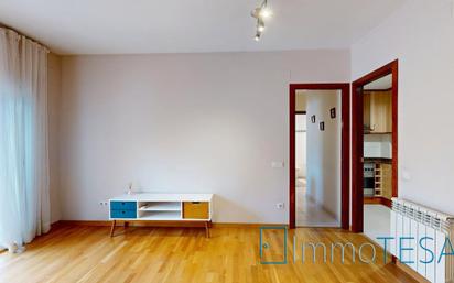 Living room of Flat for sale in Barberà del Vallès  with Air Conditioner, Heating and Parquet flooring