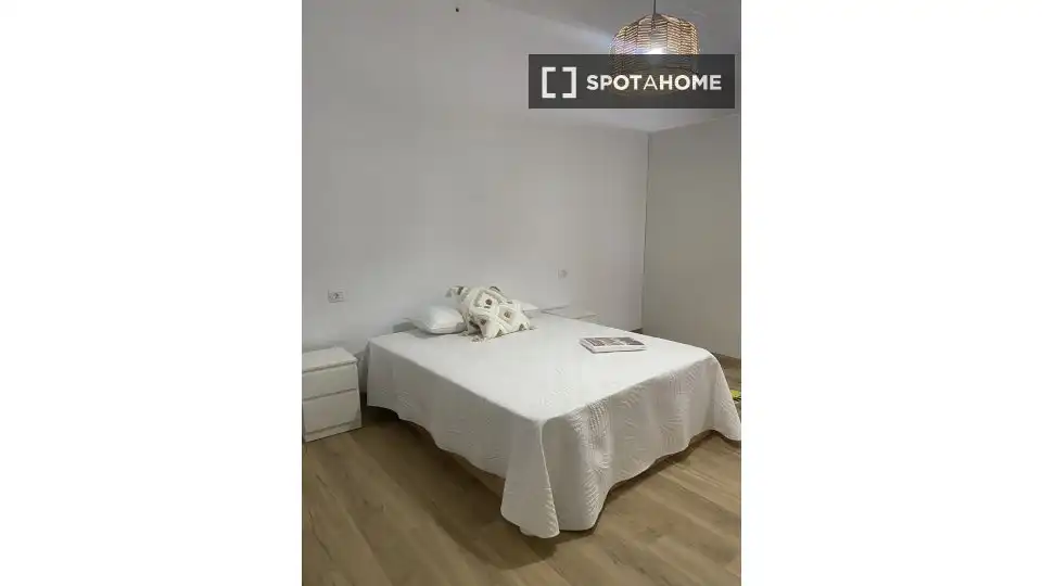 Habitación de Apartamento para compartir en Icod de los Vinos con Aire acondicionado, Terraza y Amueblado