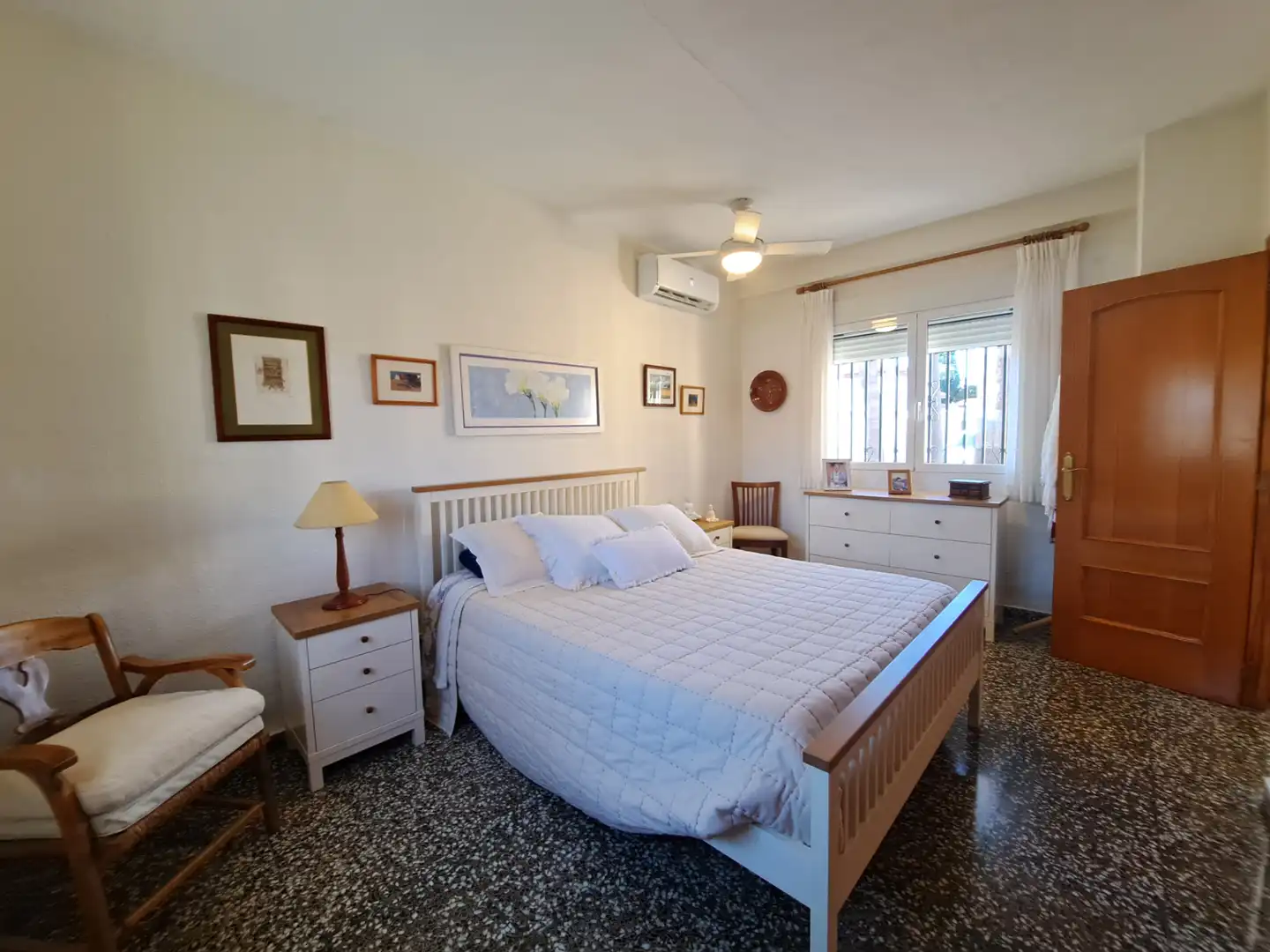 Dormitori de Casa o xalet en venda en L'Eliana amb Aire condicionat, Calefacció i Jardí privat