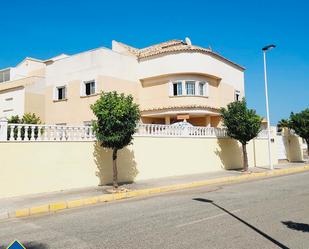 Exterior view of House or chalet for sale in Torrevieja  with Terrace and Furnished