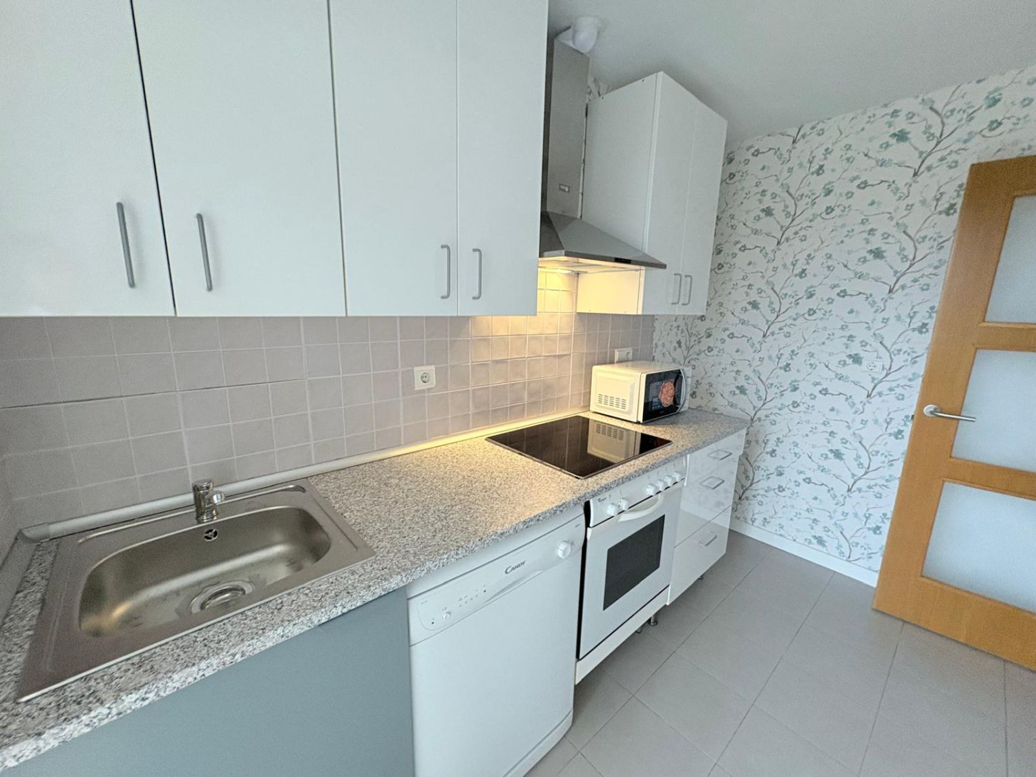 Pis de lloguer a AUSTO G.LINARES, Centro