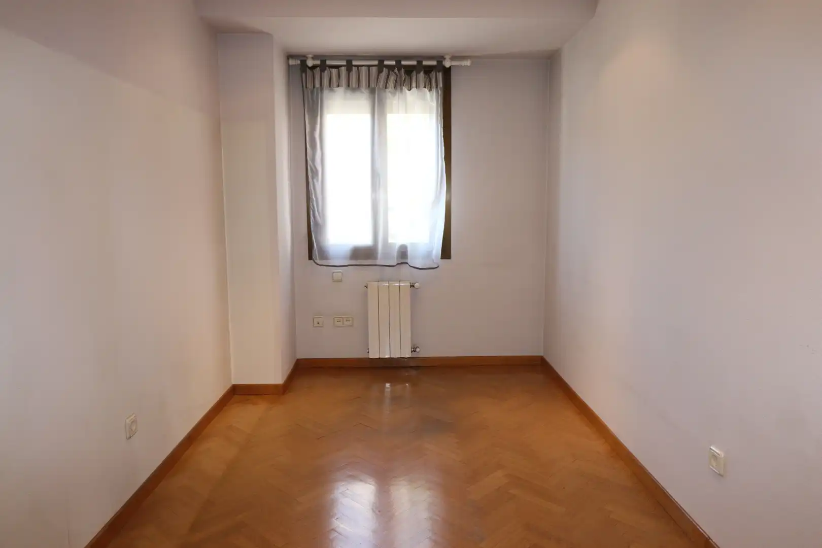 Schlafzimmer von Wohnung zum Verkauf in Pozuelo de Alarcón mit Heizung, Parkett und Gemeinschaftspool