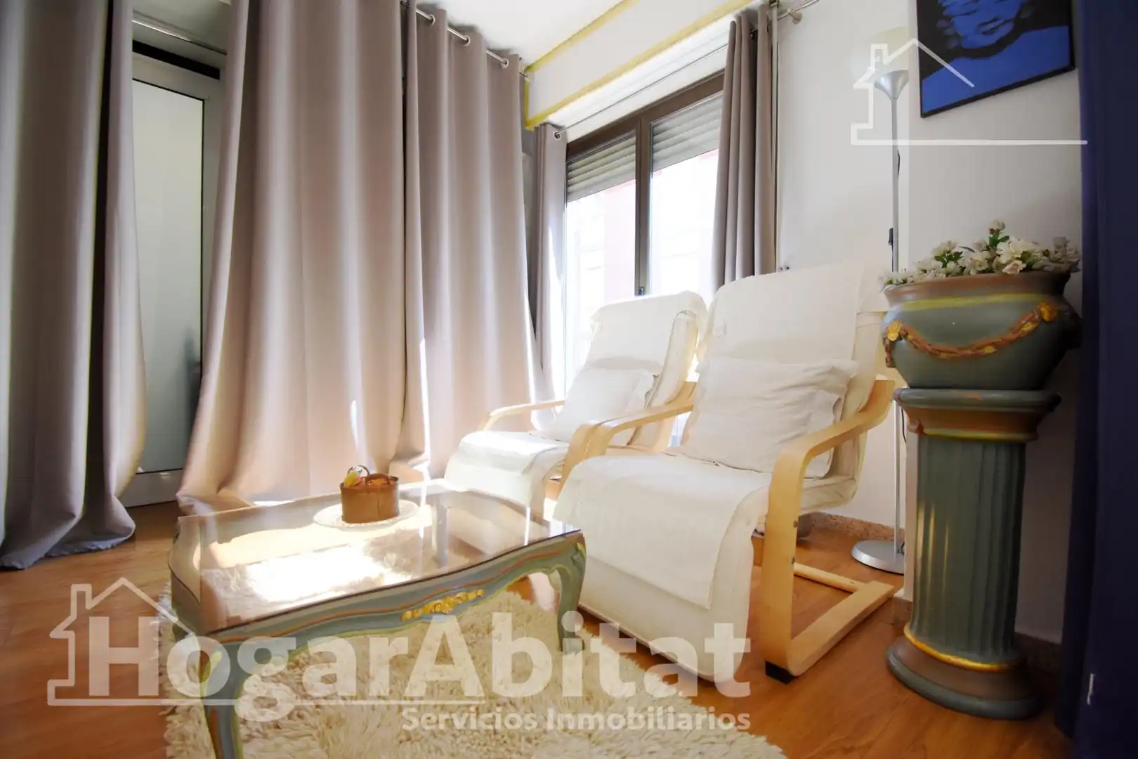 Wohnzimmer von Wohnung zum Verkauf in Oliva mit Klimaanlage, Heizung und Parkett
