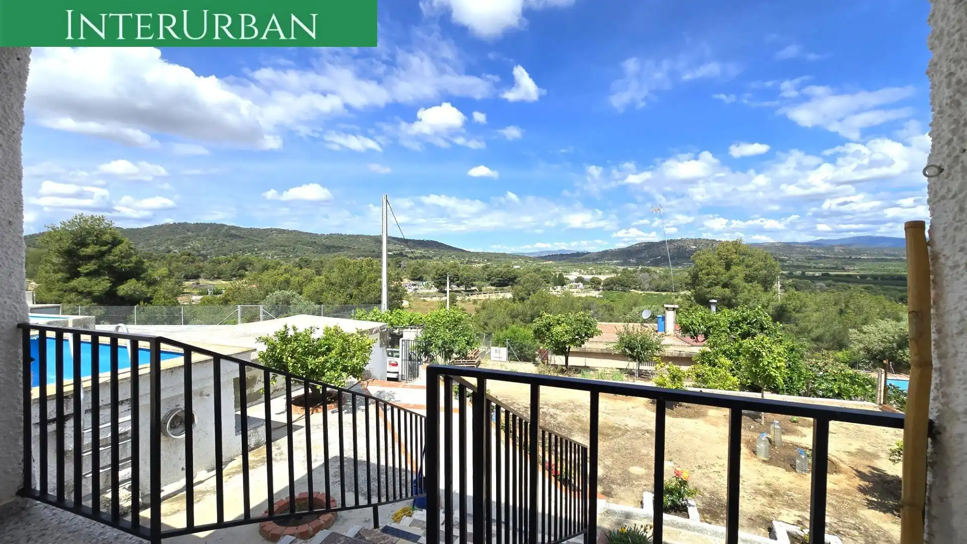 Vista exterior de Casa o chalet en venta en Casinos con Aire acondicionado, Calefacción y Jardín privado