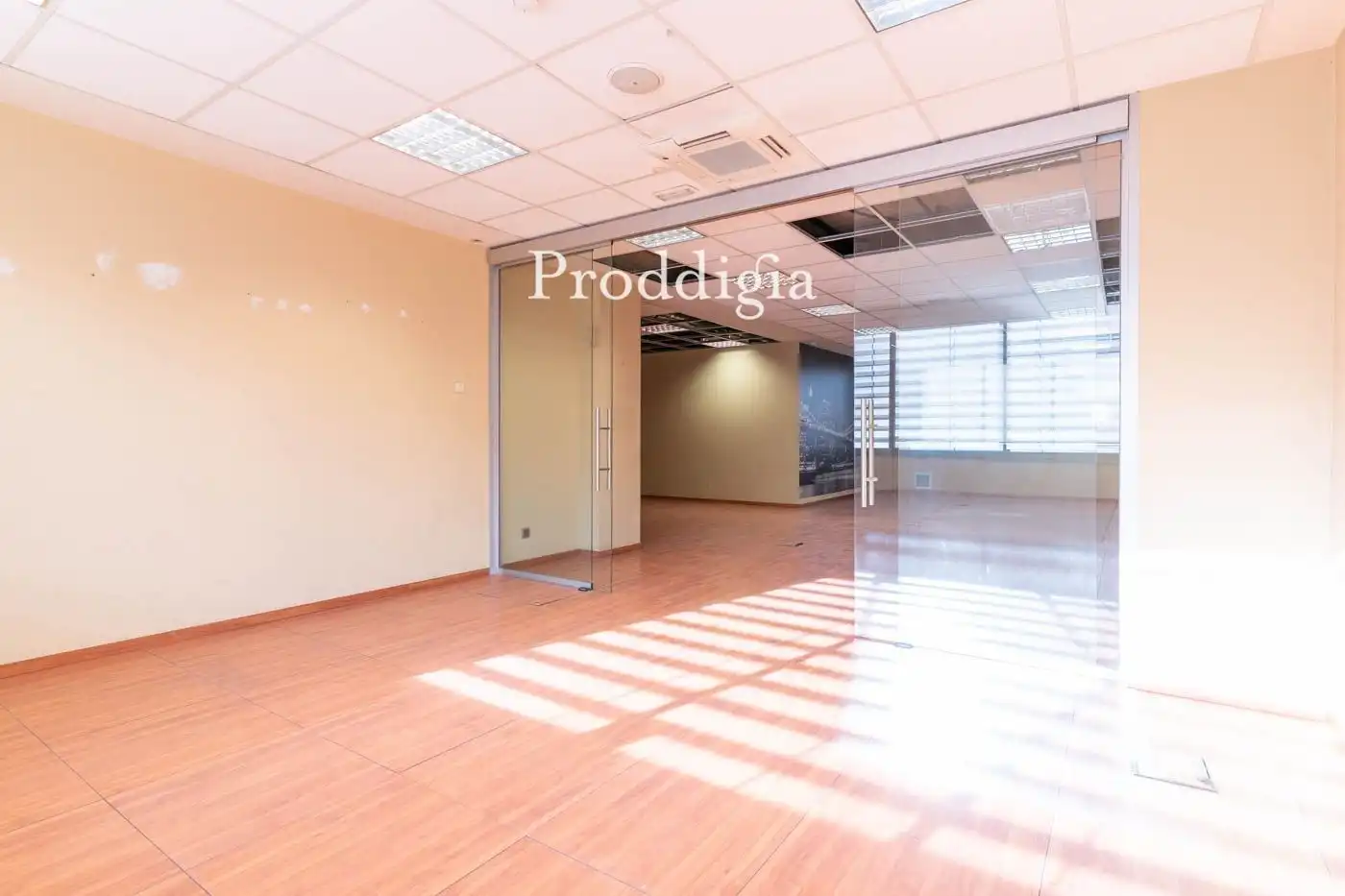 Büro zur Miete in Sant Cugat del Vallès mit Klimaanlage und Heizung