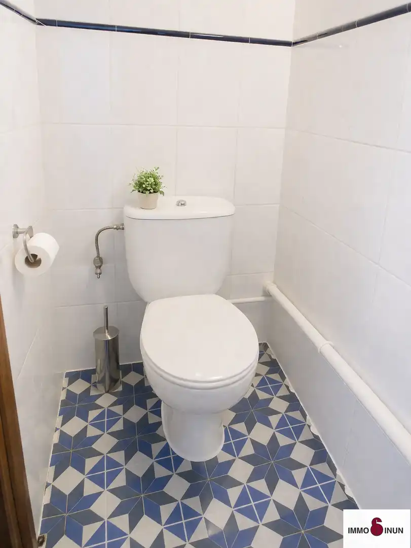 Baño de Piso en venta en Girona con Calefacción