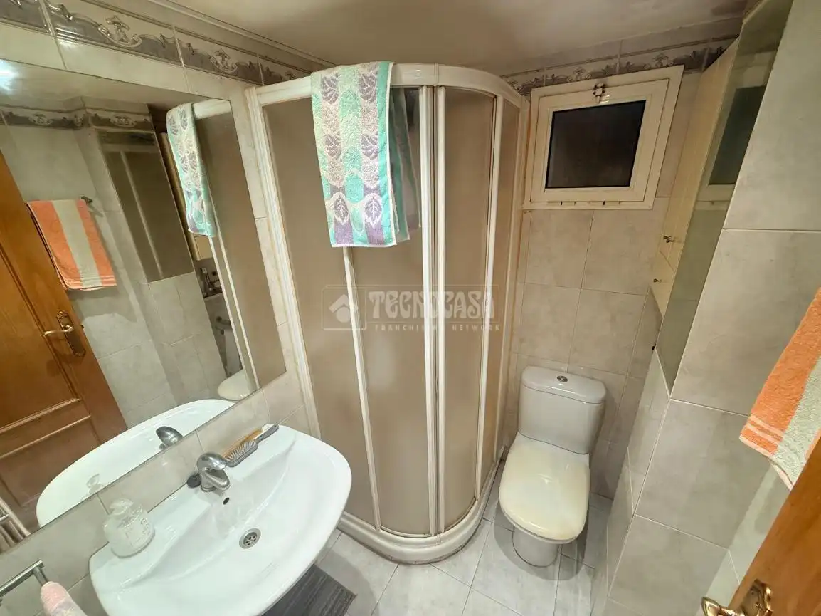 Bathroom of Flat for sale in Zaragoza  with Heating, Parquet flooring and Terrace