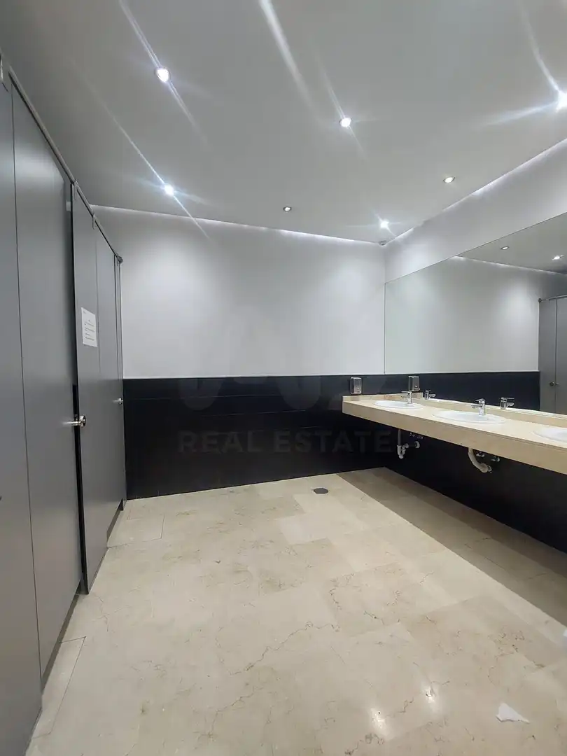 Baño de Local en venta en Las Rozas de Madrid