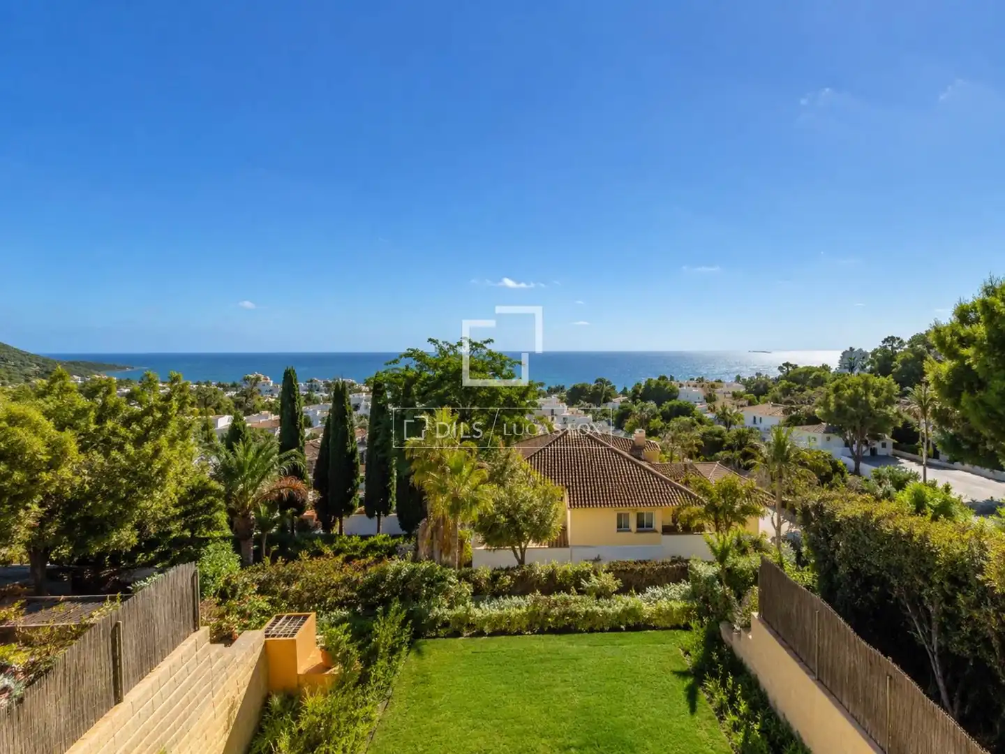 Villa mit Pool zum Verkauf in Vallpineda - Santa Bárbara