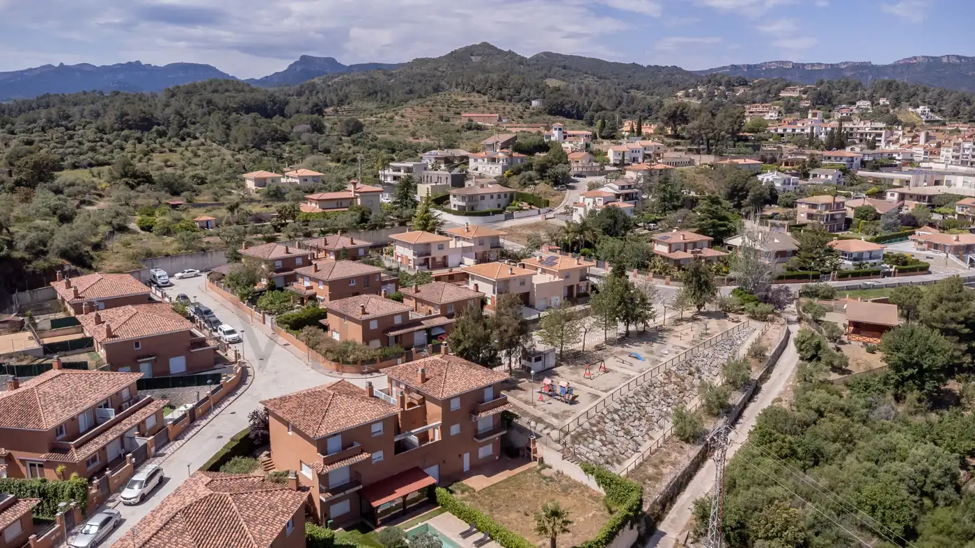 Vista exterior de Casa adosada en venda en Riudecanyes amb Aire condicionat, Calefacció i Jardí privat