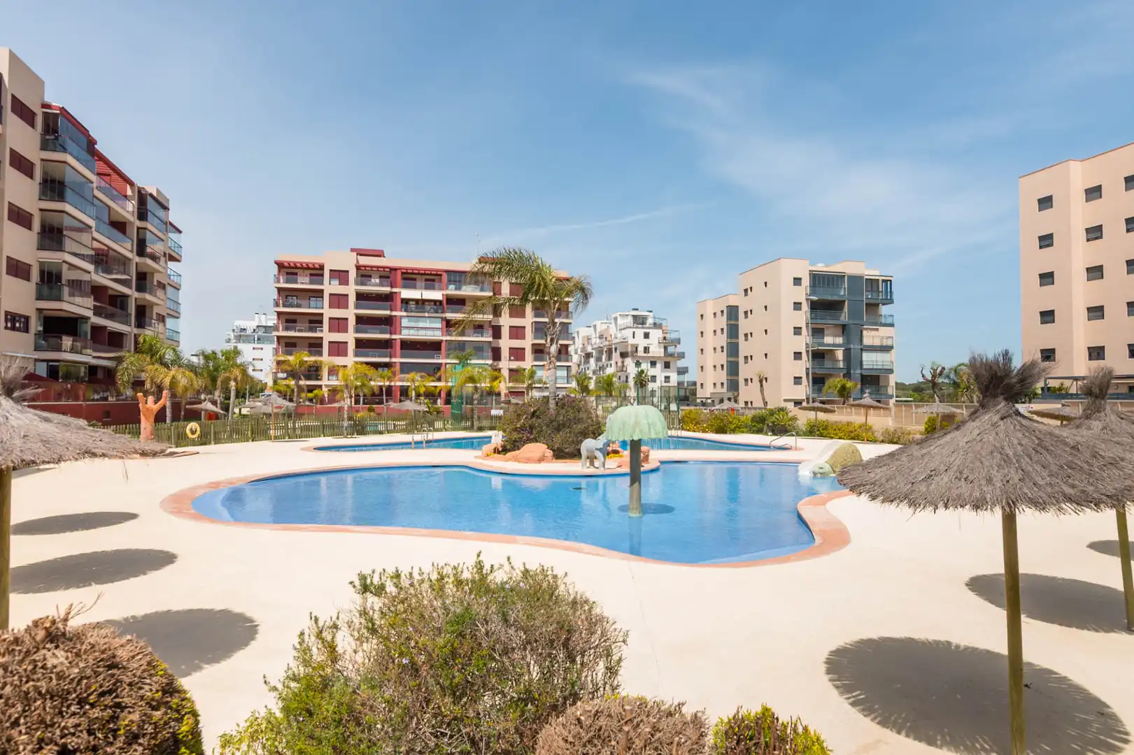 Piscina de Piso en venta en Pilar de la Horadada con Aire acondicionado, Calefacción y Jardín privado