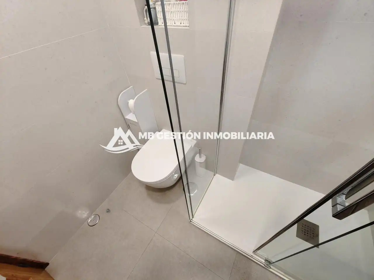Baño de Piso en venta en Leganés con Aire acondicionado, Calefacción y Terraza