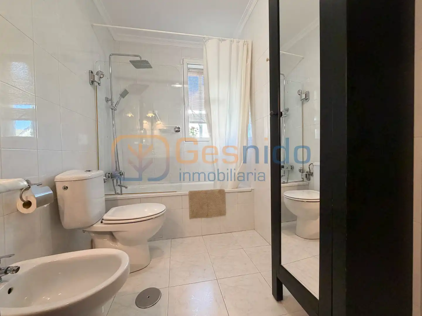 Bany de Casa o xalet en venda en El Espinar amb Calefacció, Jardí privat i Terrassa