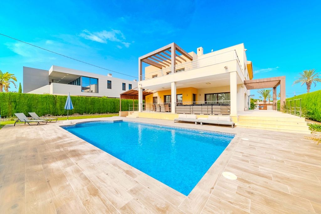 Swimming pool of House or chalet for sale in Orihuela  with Air Conditioner, Heating and Terrace