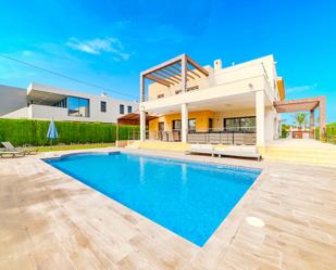 Piscina de Casa o xalet en venda en Orihuela amb Aire condicionat, Calefacció i Terrassa