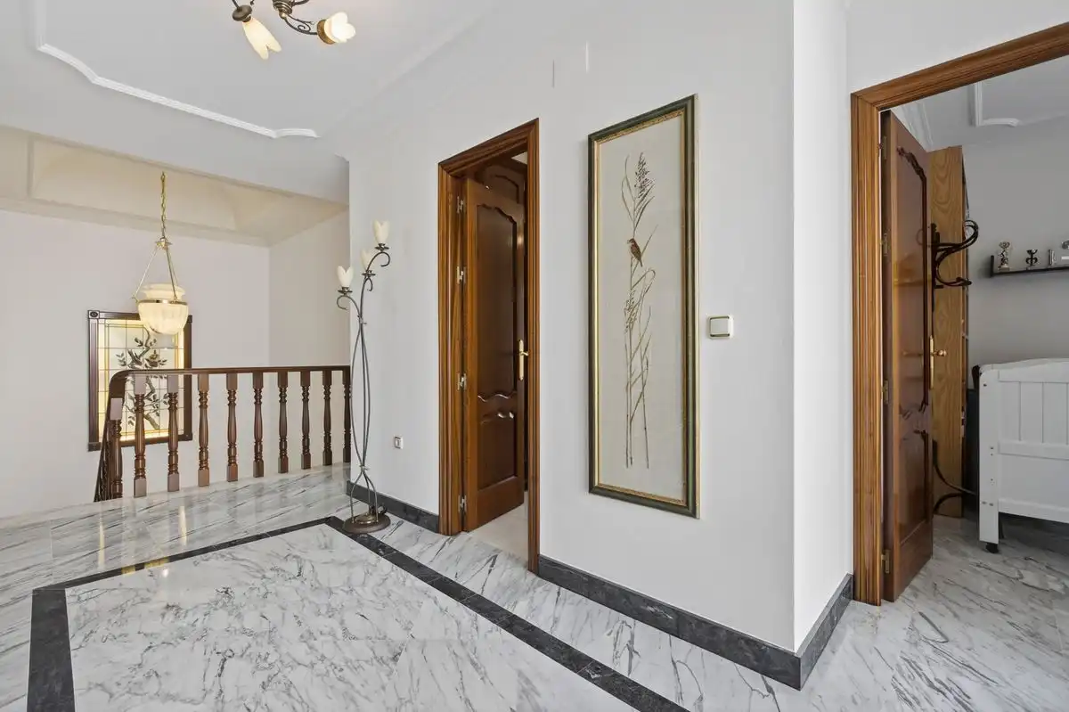 Casa adosada en venda en Santiponce amb Aire condicionat, Calefacció i Jardí privat