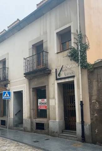 Local comercial en Venta en Calle de López Núñez, 1 en Murallas