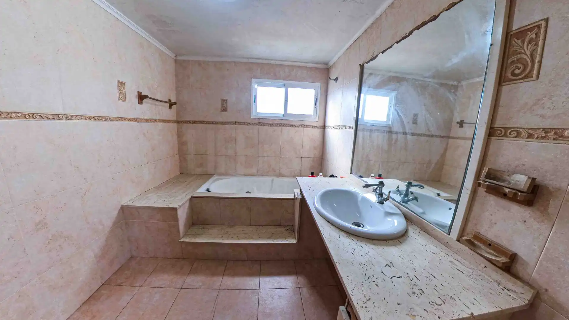 Country homes for sale in Zona Hospital