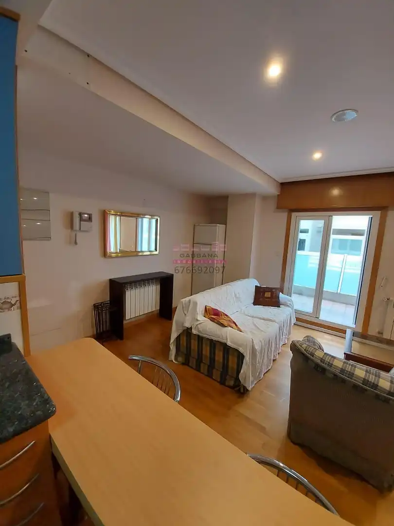 Flat for rent in Rúa de Urzáiz, Centro - Areal