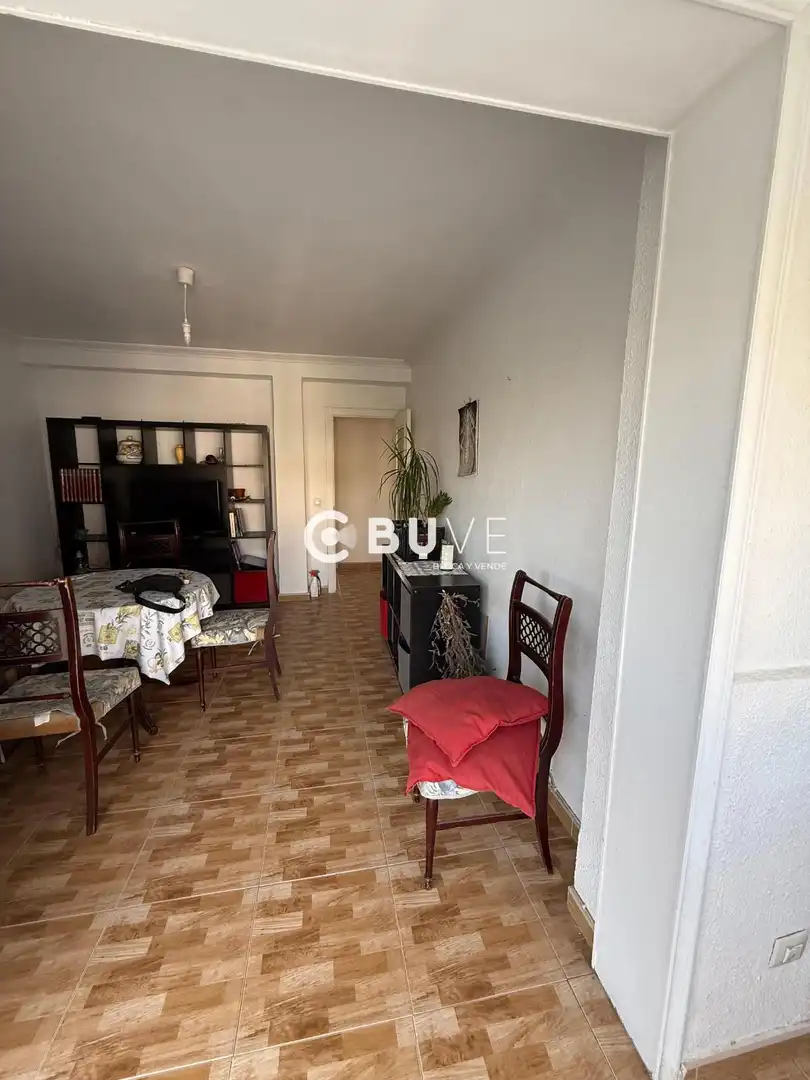 Living room of Flat for sale in Sevilla  with Air Conditioner and Storage room