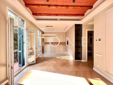 Appartamento con balcone in vendita a Eixample