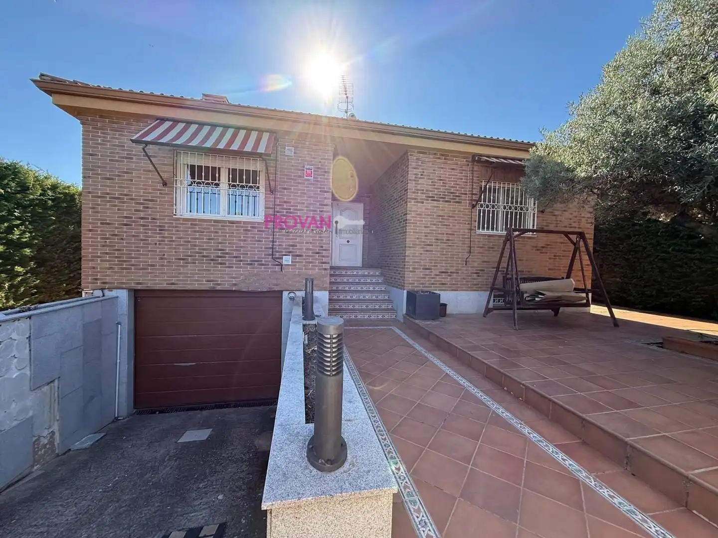 Vista exterior de Casa o chalet en venta en Torres de la Alameda con Aire acondicionado, Calefacción y Terraza