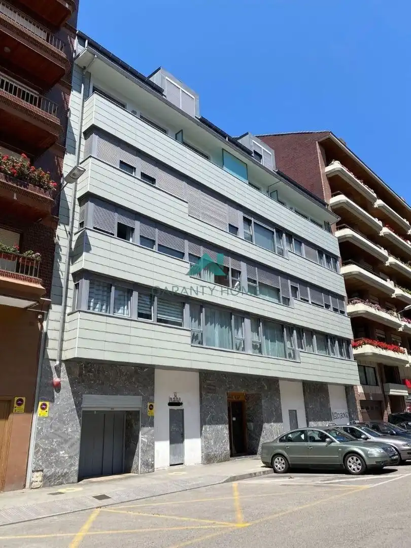 Außenansicht von Geschaftsraum zur Miete in Torrelavega 