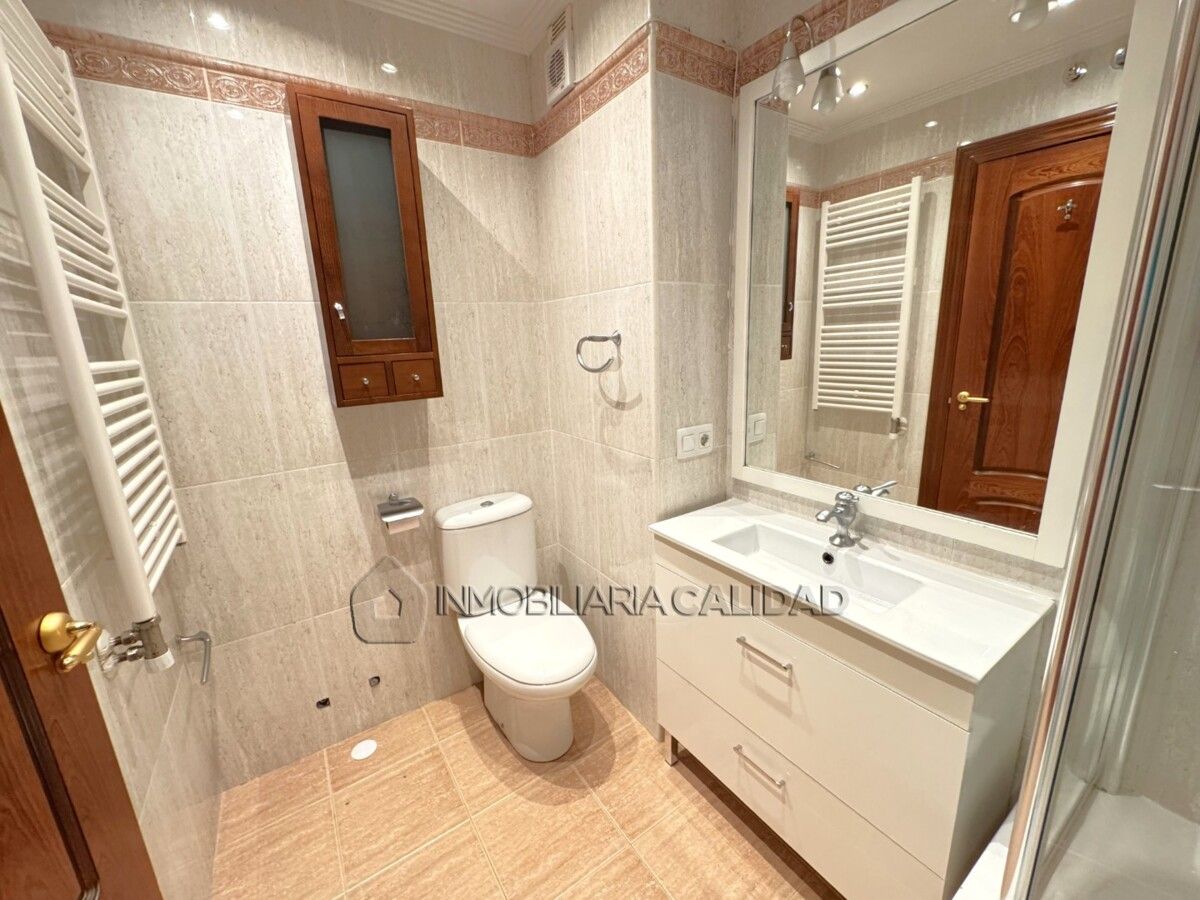 Bathroom of Flat for sale in Burgos Capital  with Heating and Storage room
