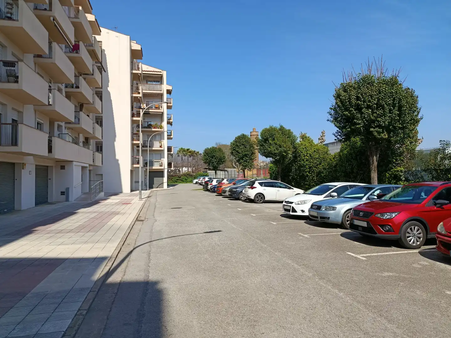 Parking de Piso en venta en Girona con Aire acondicionado, Calefacción y Jardín privado