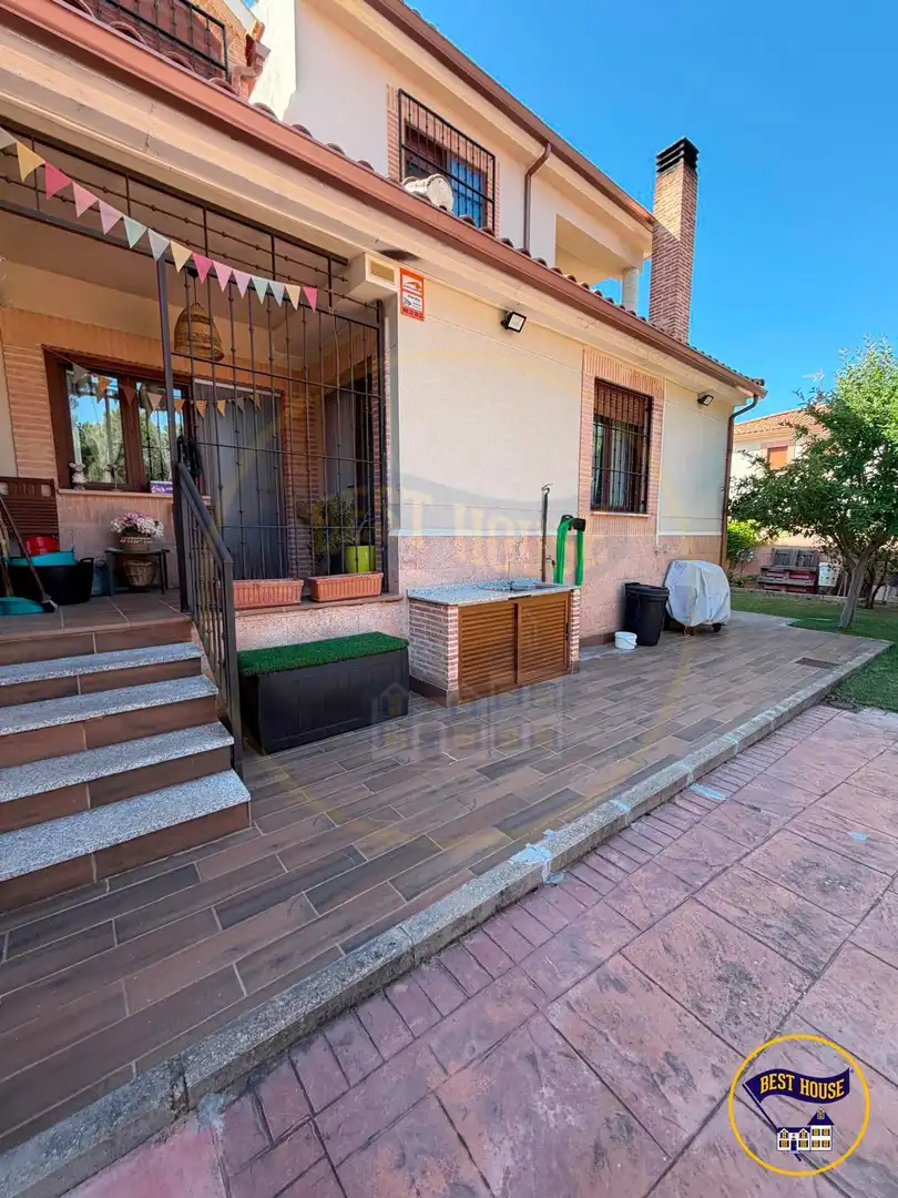 Terrassa de Casa adosada en venda en Chillarón de Cuenca amb Calefacció, Jardí privat i Terrassa