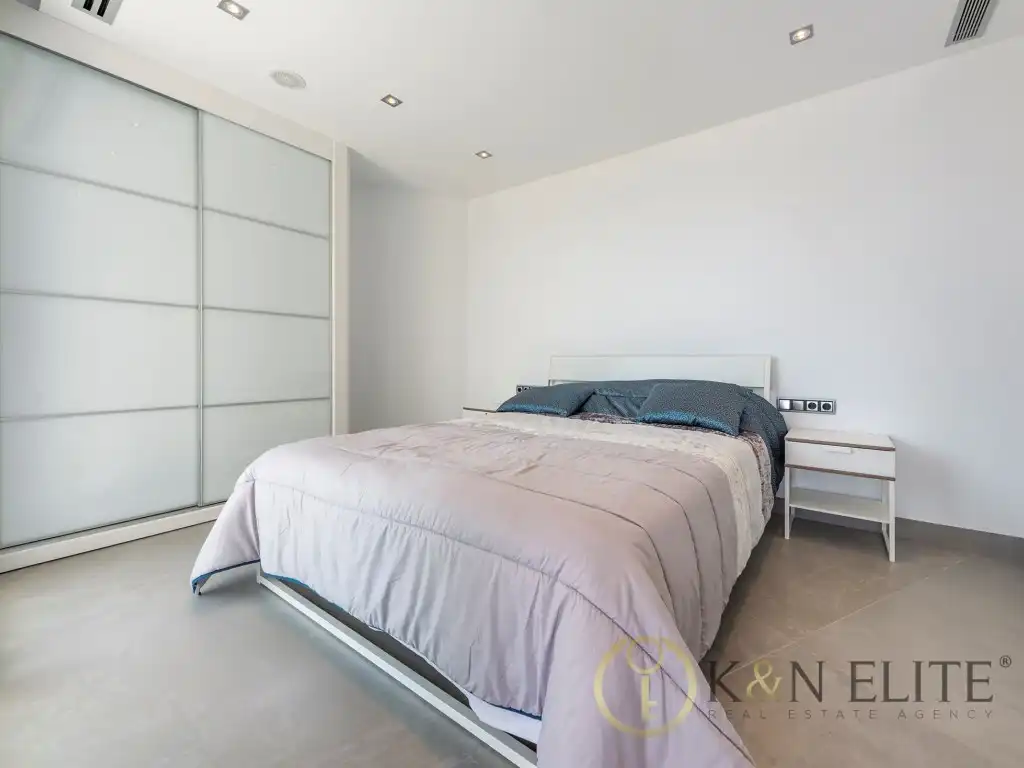 Habitación de Dúplex en venta en Benidorm con Aire acondicionado y Piscina