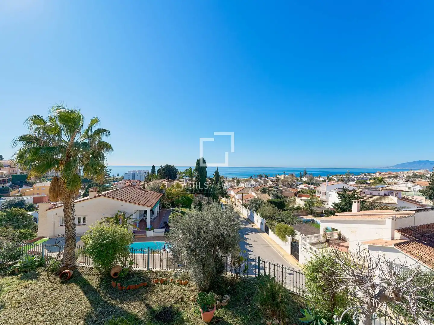Vista exterior de Casa o chalet en venta en Rincón de la Victoria con Jardín privado, Terraza y Balcón