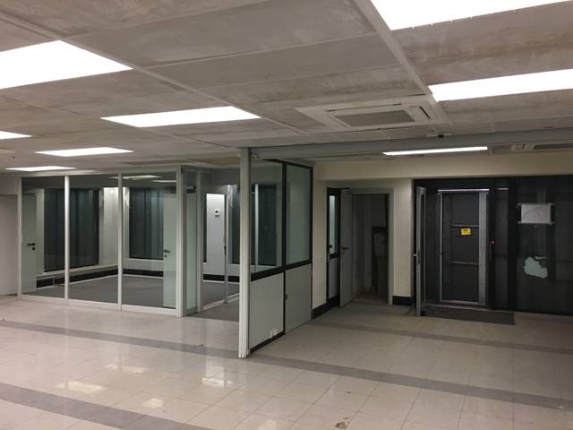 Local comercial en Alquiler en Passeig d'Urrutia en La Guineueta