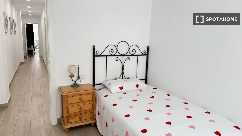 Schlafzimmer von Wohnung zur untervermieten in Málaga mit Klimaanlage, Terrasse und Möbliert