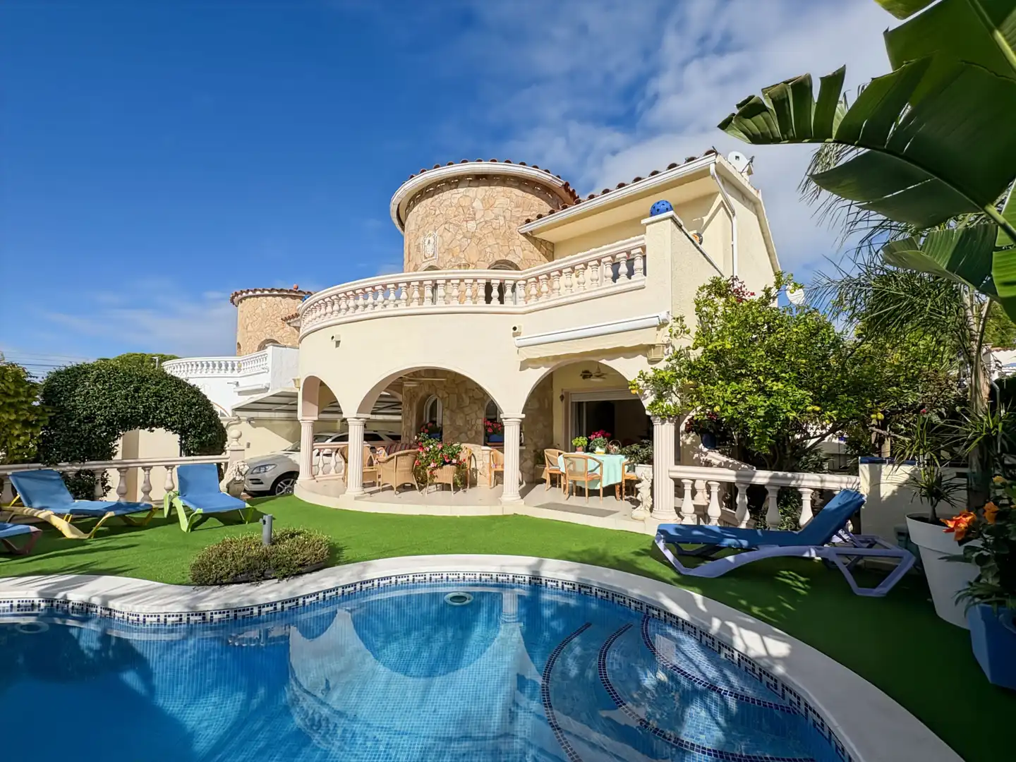 Casa amb piscina en venda a Requesens, imagen 2