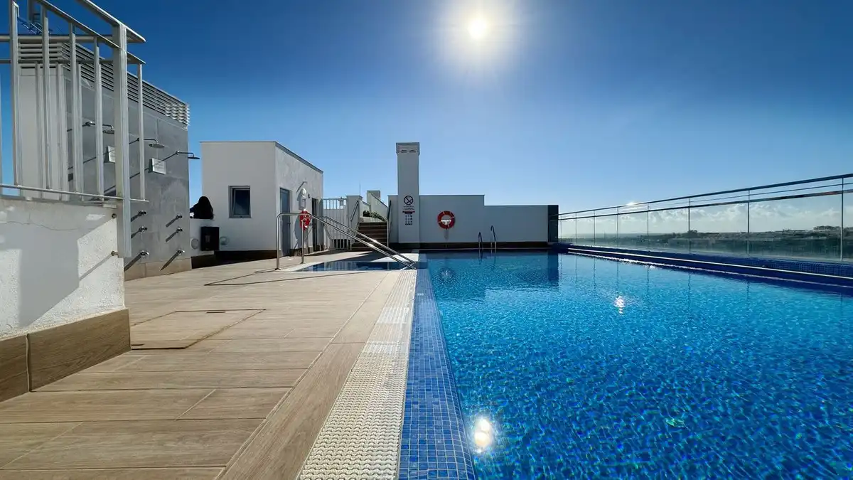 Piso con ascensor en venta en Nueva Andalucía