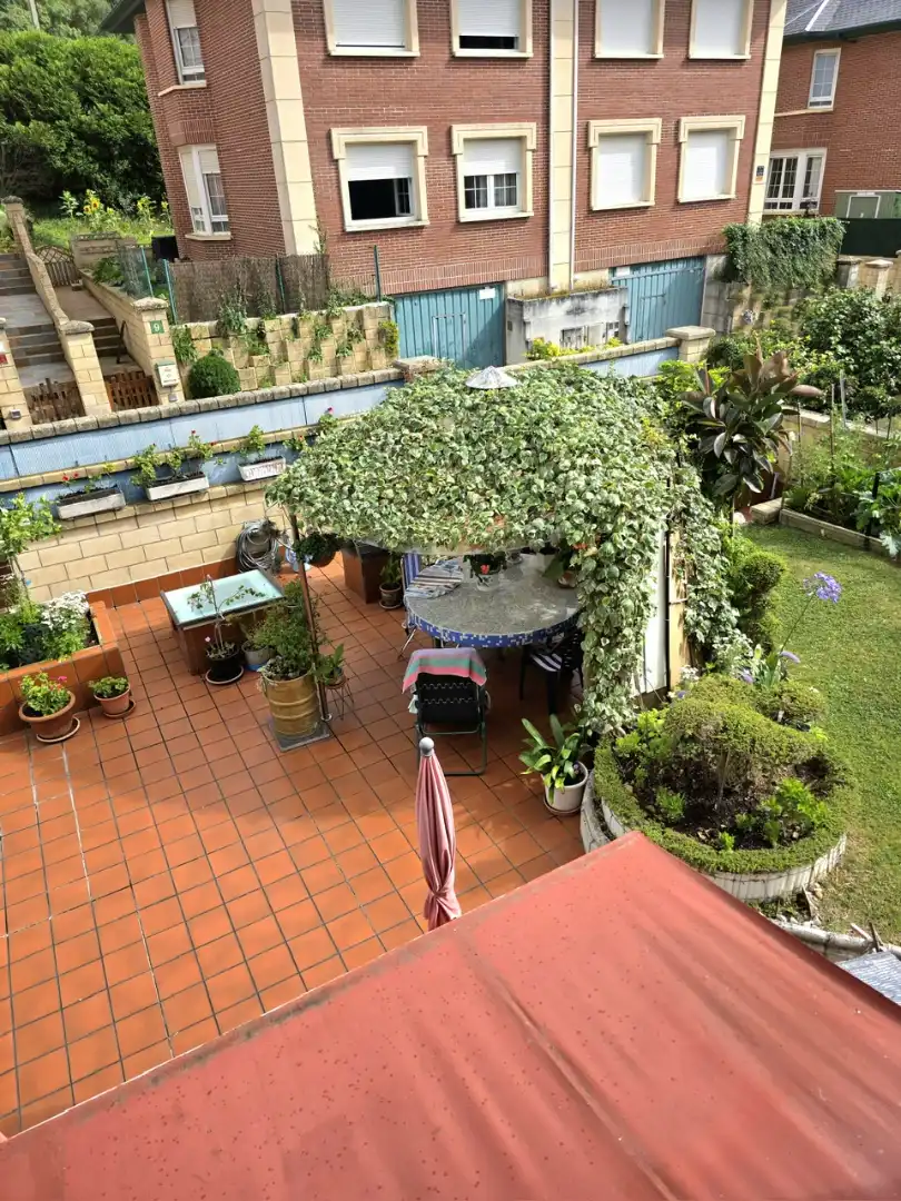 Terraza de Casa adosada en venta en Castro-Urdiales con Calefacción, Jardín privado y Terraza