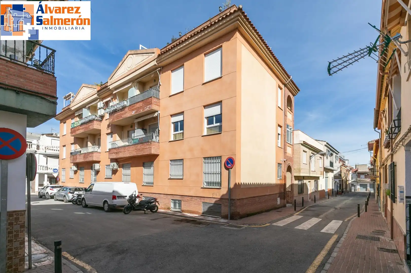 Vista exterior de Piso en venta en Armilla con Calefacción, Amueblado y Balcón
